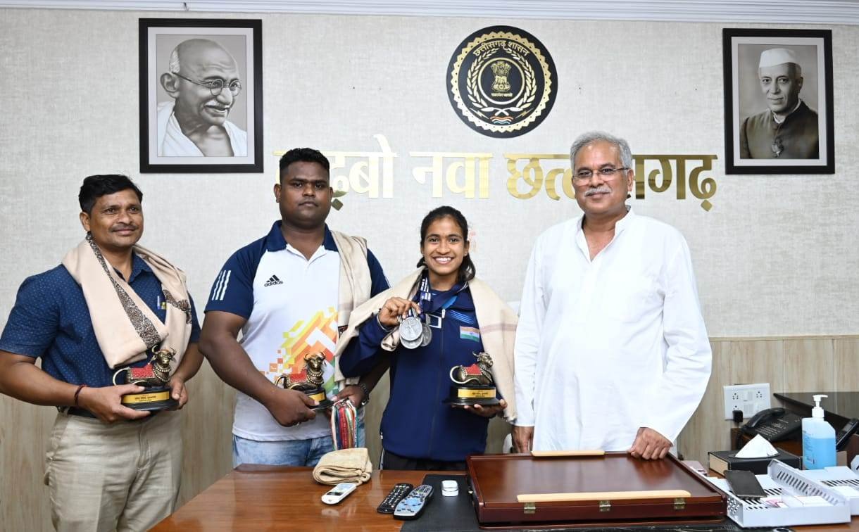 रायपुर : छत्तीसगढ़ की बेटी ज्ञानेश्वरी यादव ने जूनियर वर्ल्ड वेटलिफ्टिंग चैंपियनशिप में जीते तीन रजत पदक