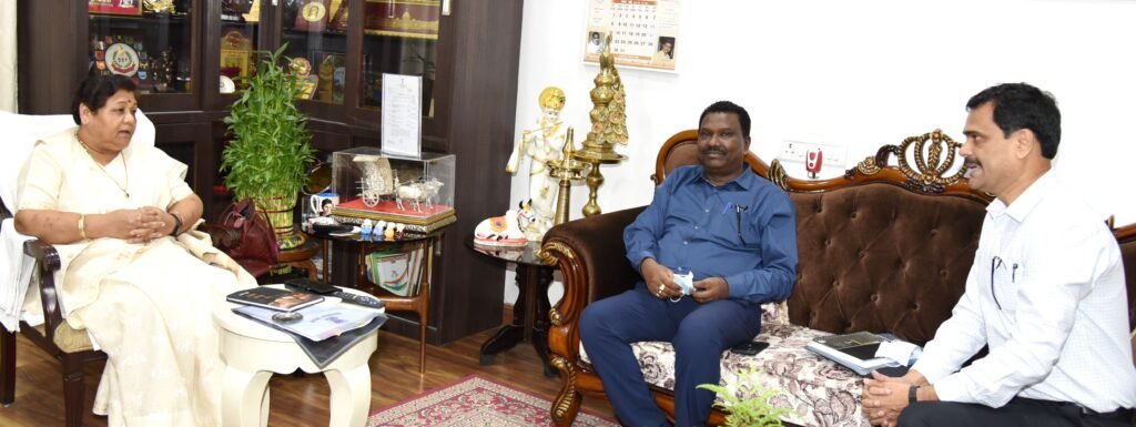 रायपुर : राज्यपाल  उइके को विश्व रक्तदाता दिवस के अवसर पर आयोजित कार्यक्रम के लिए किया आमंत्रित