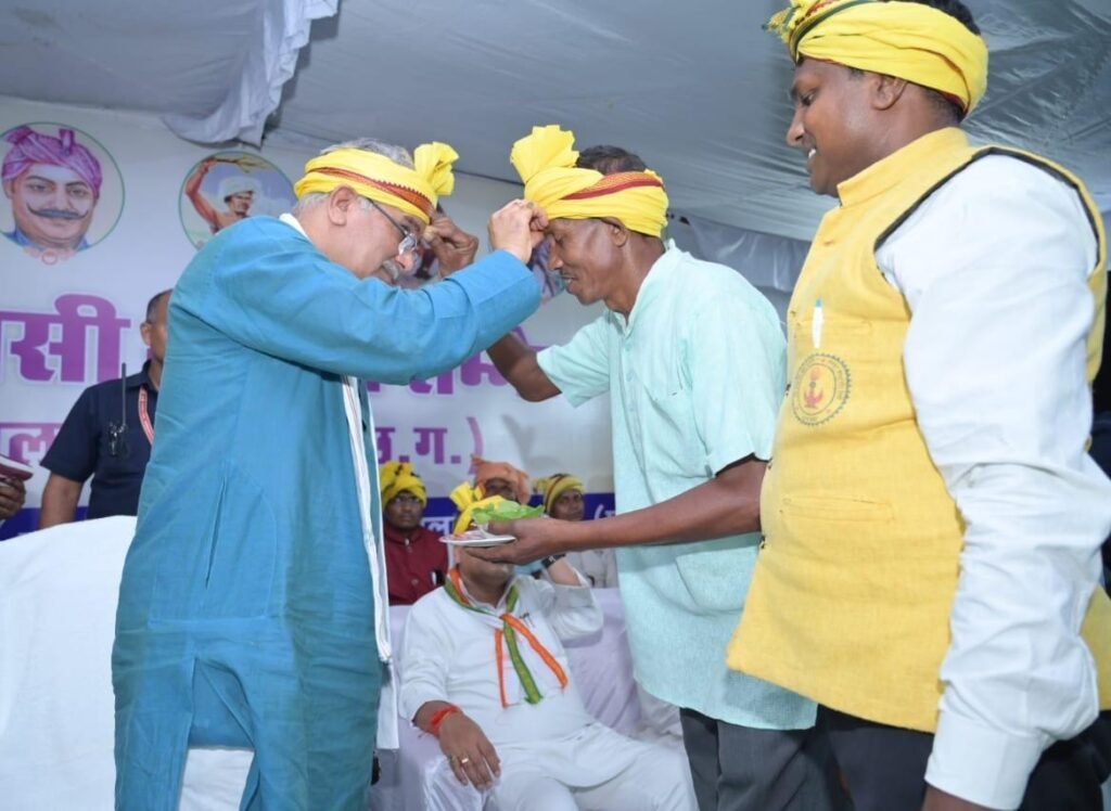 रायपुर : मुख्यमंत्री पहुंचे अंबिकापुर के गोंडवाना भवन…