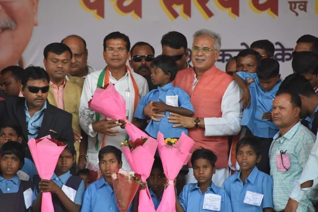 रायपुर, : ​​​​​​​नक्सल प्रभावित क्षेत्र में 260 बंद स्कूलों में फिर बजेगी घंटी