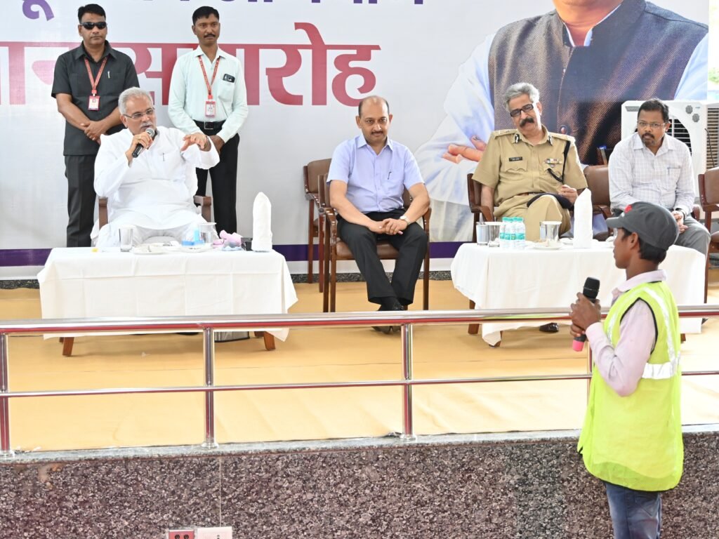 रायपुर : ​​​​​​​रेस्क्यू ऑपरेशन: जब राहुल को सुरंग से एक बच्चे ने ही निकाला बाहर