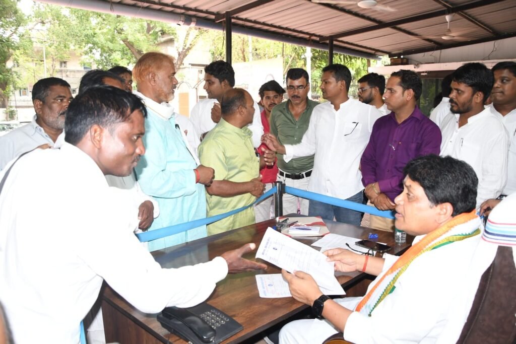 रायपुर : ​​​​​​​नगरीय प्रशासन मंत्री ने नागरिकों से की भेंट मुलाकात