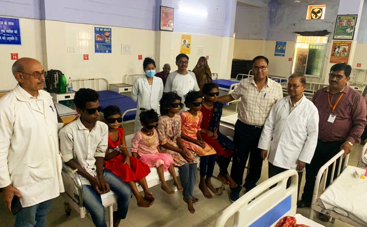 रायपुर : प्रदेश में बीते दो माह में 12,700 लोगों के मोतियाबिंद का सफल ऑपरेशन