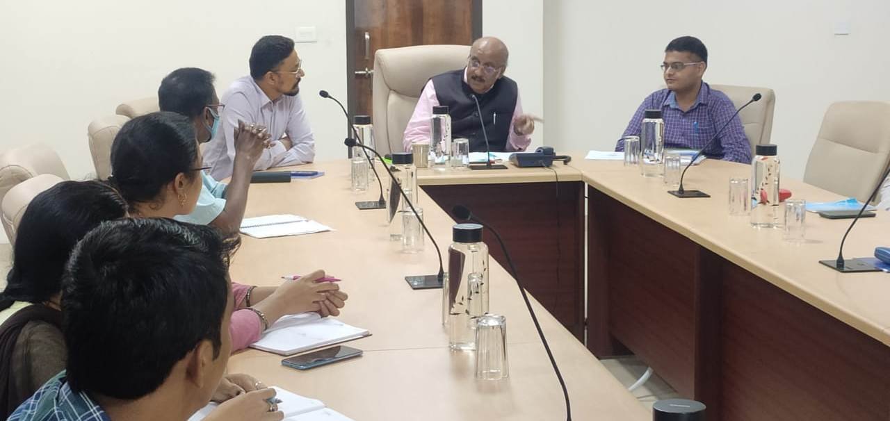 रायपुर : छत्तीसगढ़ में ग्रीन ऑटोमेटिव फ्यूल (कम्प्रैस्ड बायोगैस) के उत्पादन की असीम संभावनाएं – डॉ. दीपक द्विवेदी