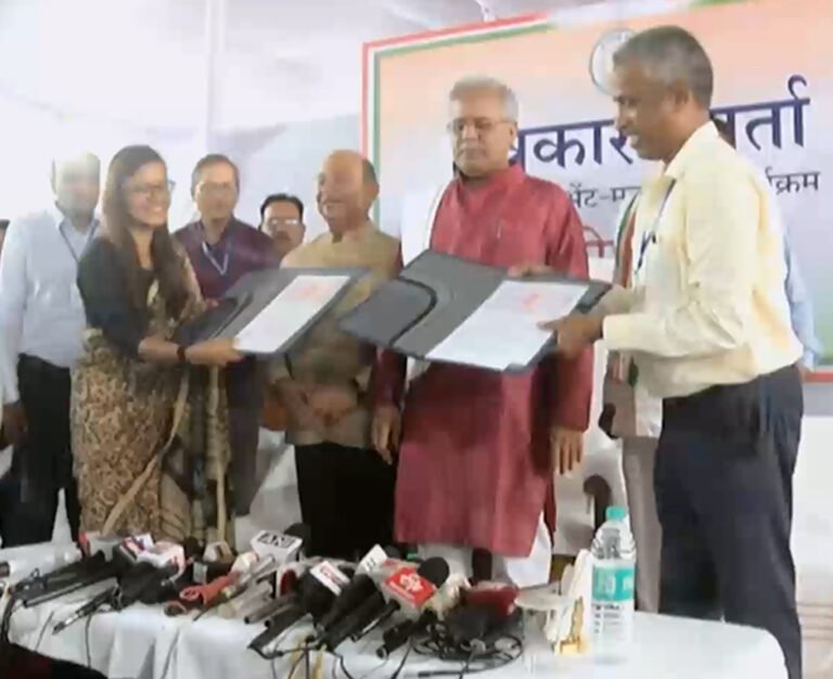 रायपुर : मुख्यमंत्री  भूपेश बघेल की उपस्थिति में छत्तीसगढ़ सरकार एवं इंदिरा गांधी राष्ट्रीय जनजातीय विश्वविद्यालय अमरकंटक के बीच हुआ एमओयू