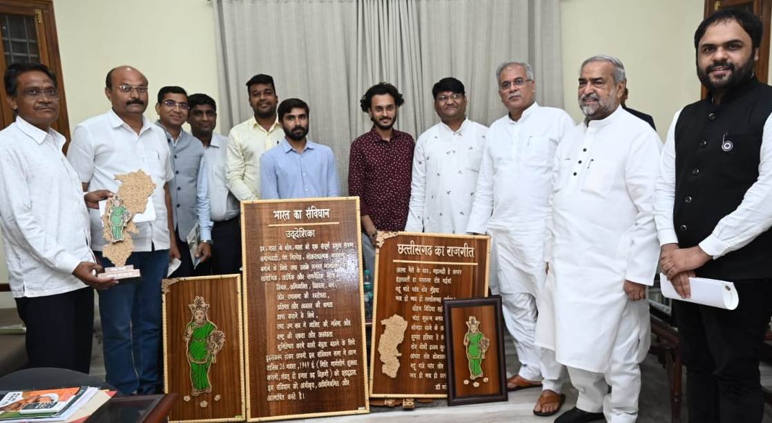 रायपुर : मुख्यमंत्री से शिल्पकार  वर्मा ने की सौजन्य मुलाकात