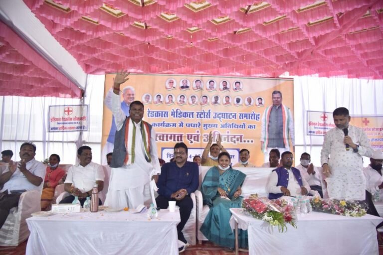 जगदलपुर : डिमरापाल अस्पताल में आए मरीज में अब 52 प्रतिशत छूट पर ले सकते हैं जेनेरिक दवाईयां