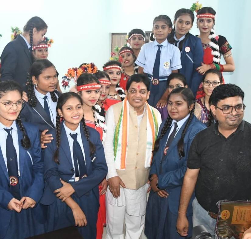 रायपुर : नगरीय एवं ग्रामीण क्षेत्रों को आमजनों के लिए सर्वसुविधायुक्त बनाया जा रहा है: डॉ. डहरिया