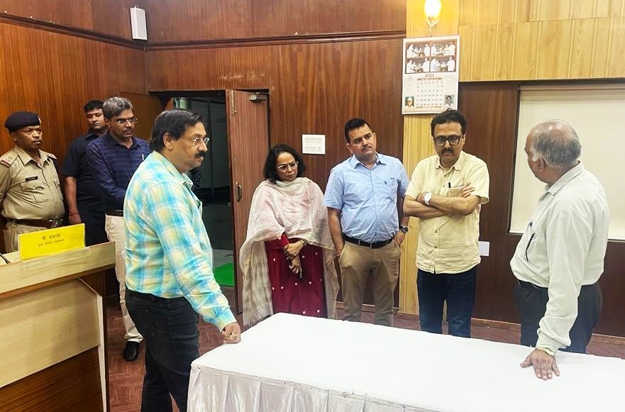 रायपुर : राष्ट्रपति चुनाव के लिए ऑब्जर्वर पहुंचे रायपुर, विधानसभा भवन में मतदान की तैयारियों का जायजा लिया
