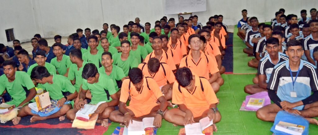 मुंगेली : जिला प्रशासन द्वारा युवाओं के बेहतर भविष्य निर्माण के लिए की जा रही पहल सराहनीय –  गोस्वामी