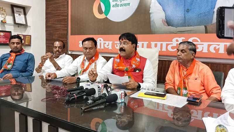 dewas_photo_01.jpg