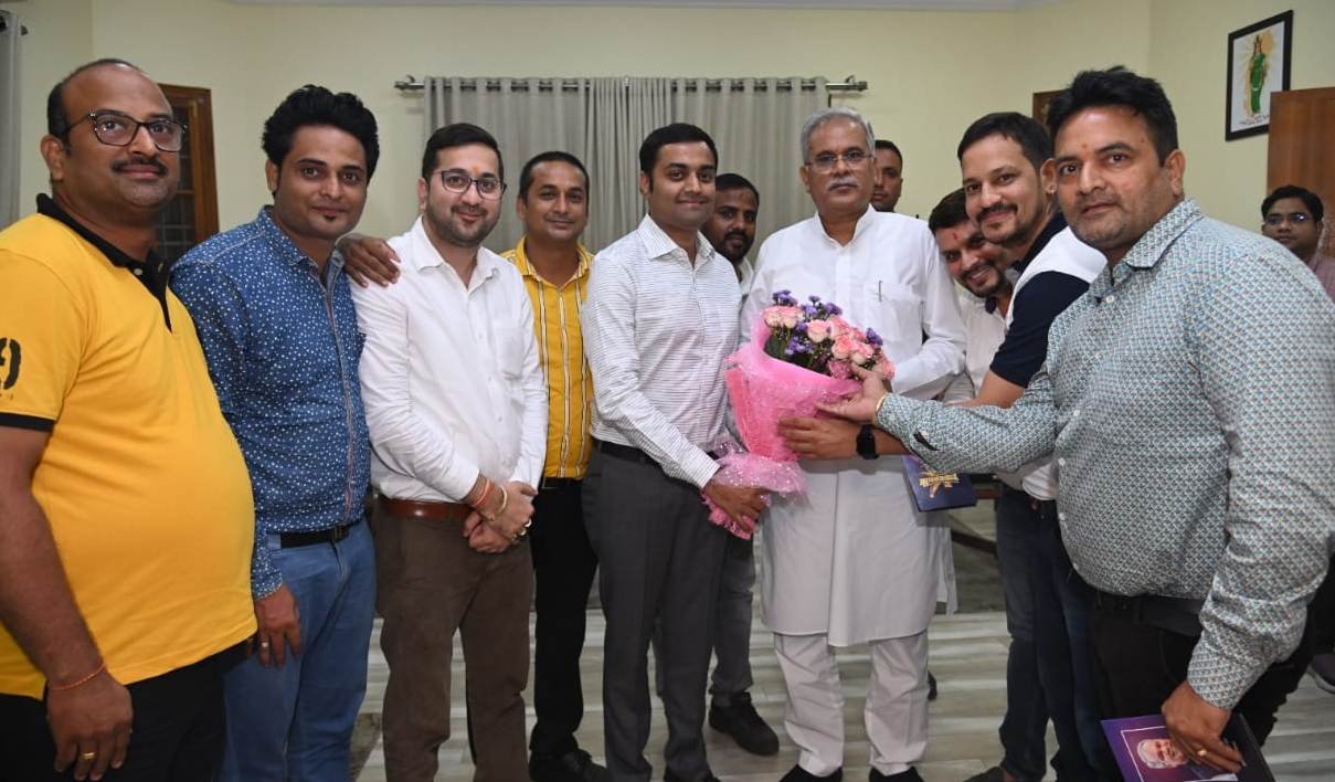 रायपुर : ​​​​​​​मुख्यमंत्री को ‘हम हैं सुपरस्टार’ कार्यक्रम में शामिल होने का मिला न्योता