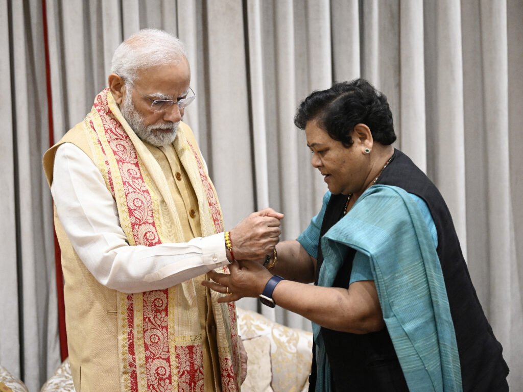 रायपुर : प्रधानमंत्री श्री नरेन्द्र मोदी से राज्यपाल ने की भेंट