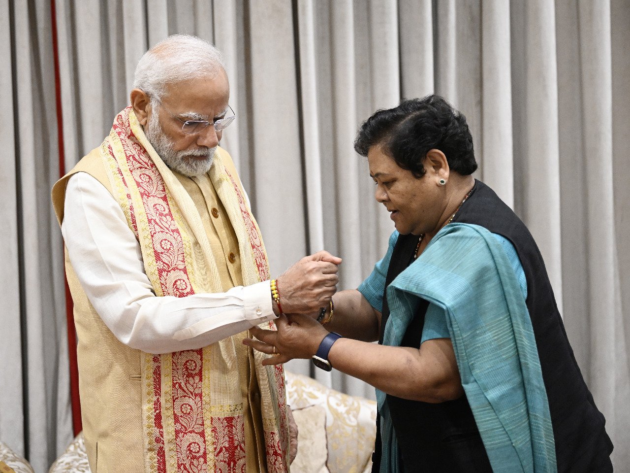 रायपुर : प्रधानमंत्री श्री नरेन्द्र मोदी से राज्यपाल ने की भेंट