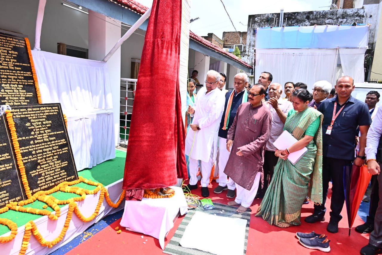 रायपुर : मुख्यमंत्री  भूपेश बघेल ने लैलूंगा में 373 करोड़ रुपये के विभिन्न विकास कार्यों का किया लोकार्पण एवं शिलान्यास
