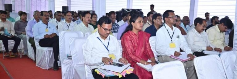 रायपुर : योजनाओं का क्रियान्वयन हर हाल में जमीनी स्तर पर दिखे: मुख्यमंत्री  बघेल