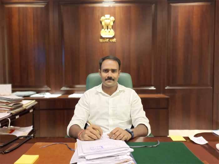 chatarpur_collector.jpg