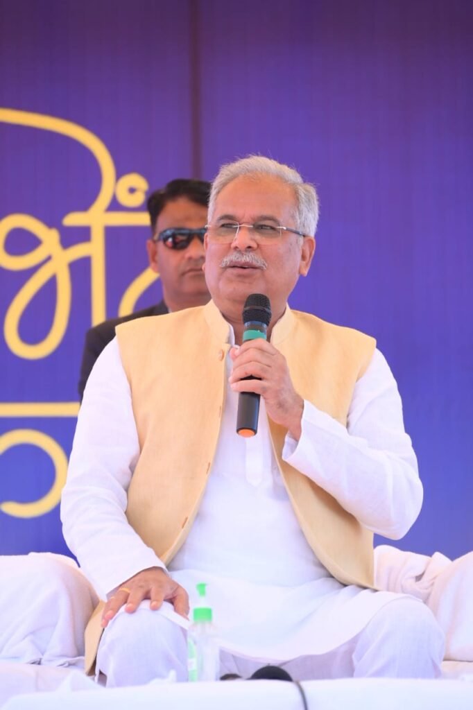रायपुर : मुख्यमंत्री  बघेल ने कर्ज माफी और धान खरीदी पर चर्चा करते हुए कहा कि राजीव गांधी किसान न्याय योजना की चौथी किश्त 31 मार्च को देंगे
