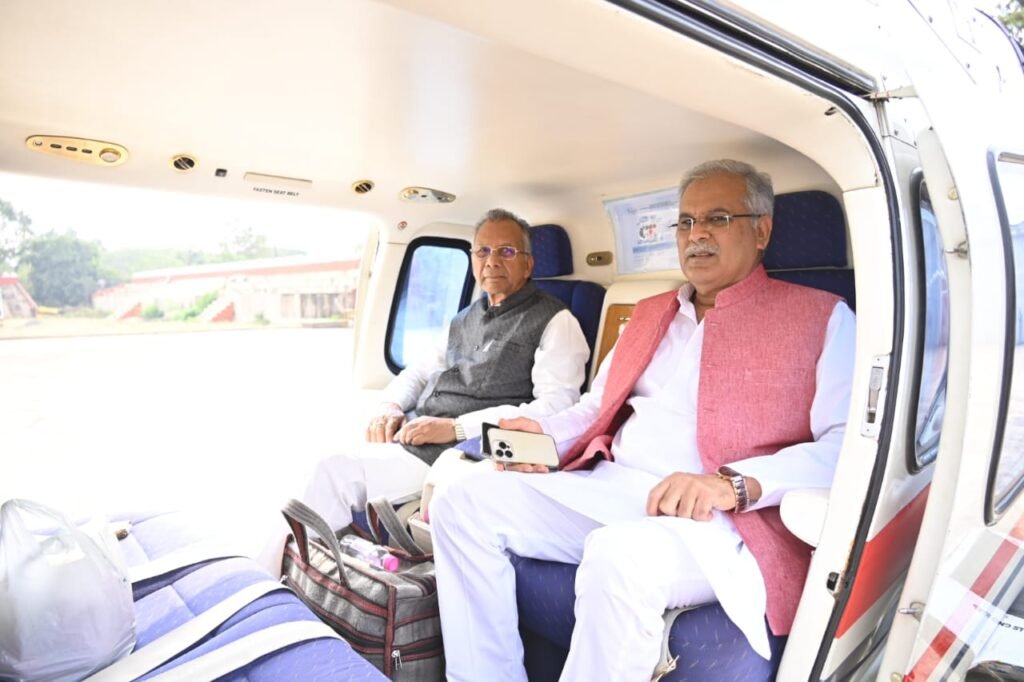 रायपुर: मुख्यमंत्री भूपेश बघेल रायपुर पुलिस लाईन हेलीपेड से महासमुंद जिले के ग्राम गोपालपुर के लिए रवाना