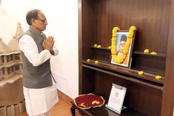 MP- मुख्यमंत्री श्री चौहान ने डॉ. हेडगेवार की पुण्य-तिथि पर किया नमन