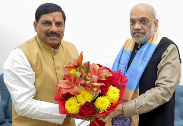 amit_with_mohan1.jpg