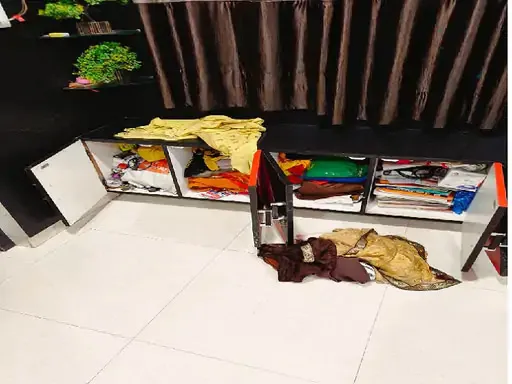 Untitled-15-copy-23