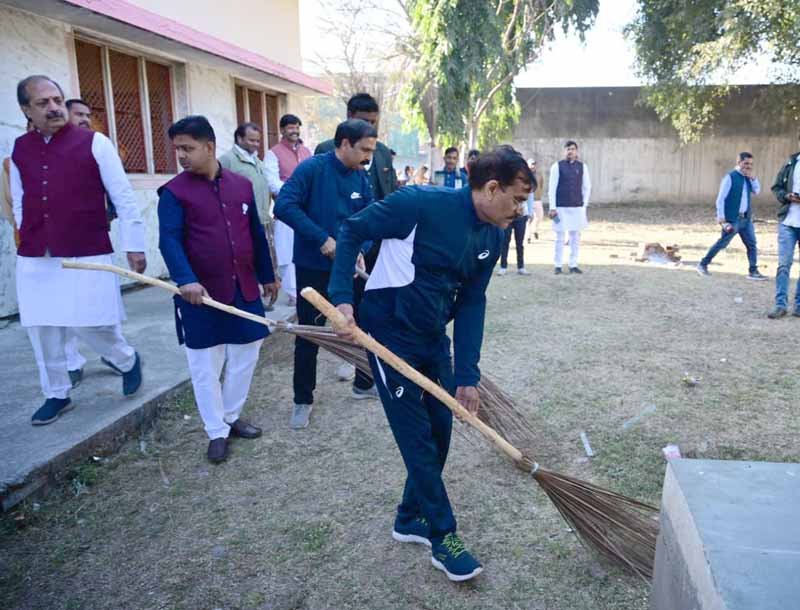 VD_Sharma_01.jpg