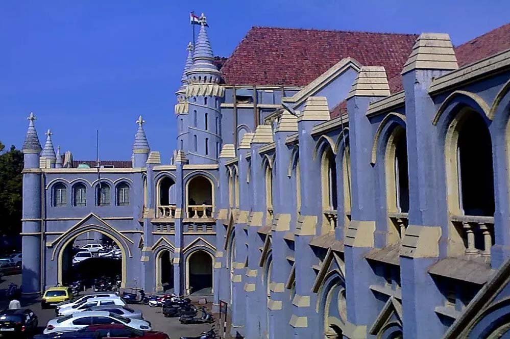 high_court_jabalpur_2-1.jpg