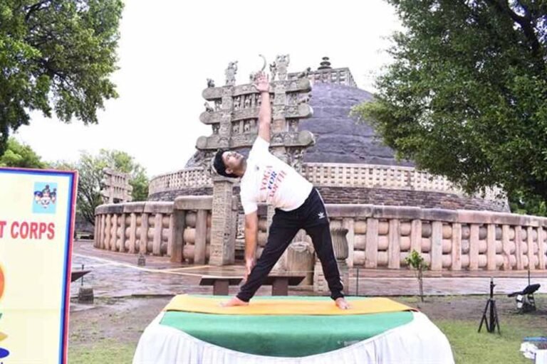 yog01-1.jpg