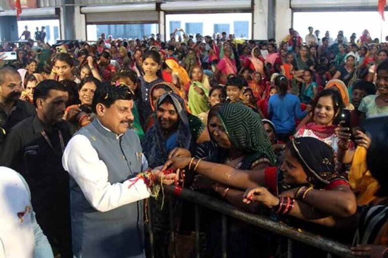 cm_rakhi.jpg