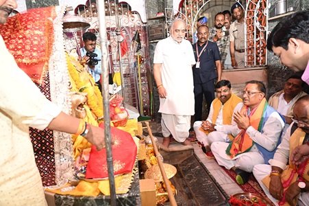 20240928104426_मुख्यमंत्री श्री साय ने चण्डी मंदिर में पूजा अर्चना की (2)