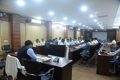 CG : कार्य में लापरवाही बरतने वाले एजेंसियों एवं अधिकारियों को नोटिस जारी करने के दिए निर्देश