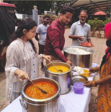 20241109152114_bhojan vitran