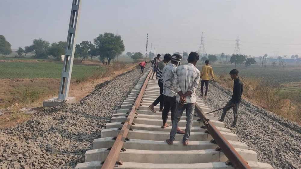 indore_rail1.jpg