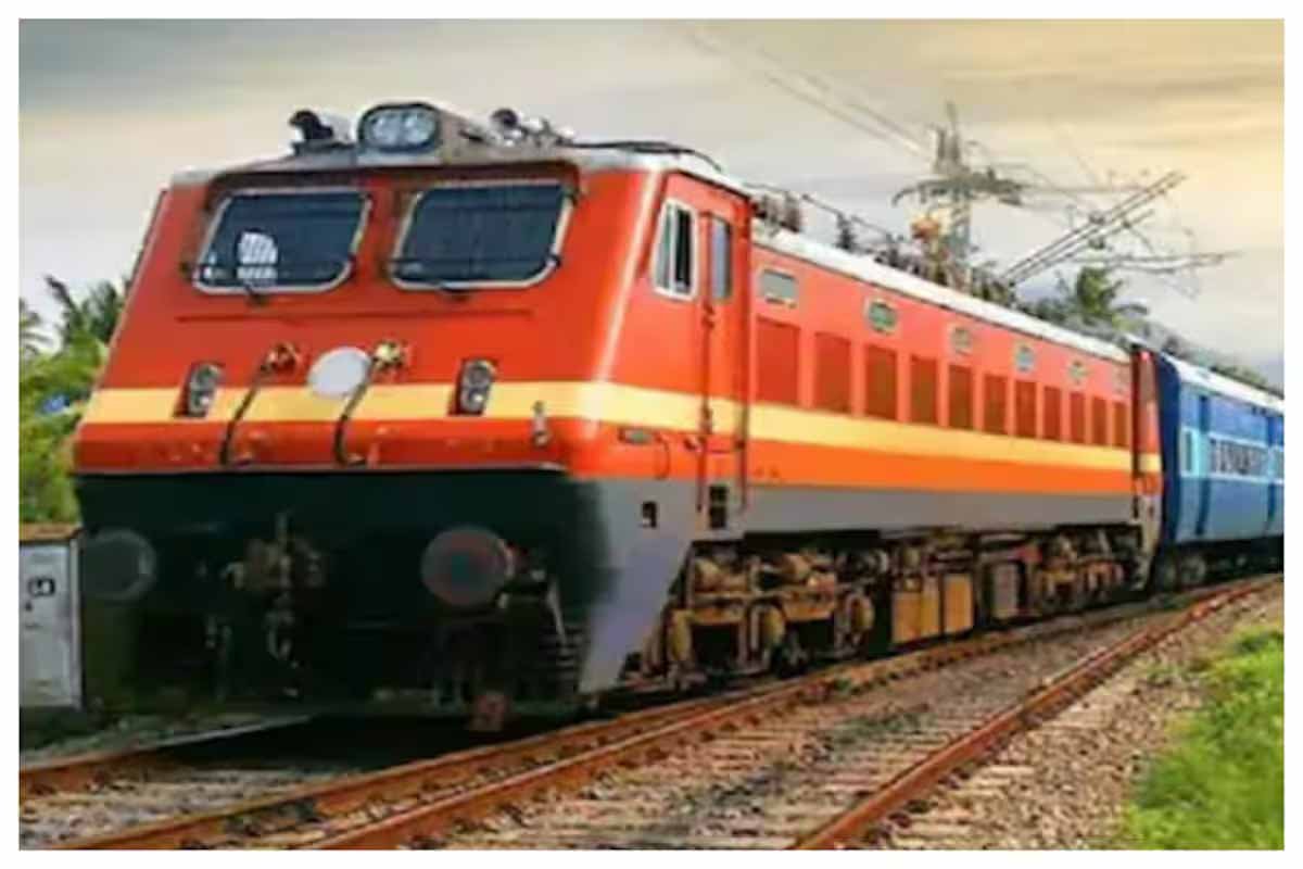 train-7.jpg