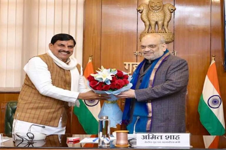 cm_mohan_amit_sha.jpg