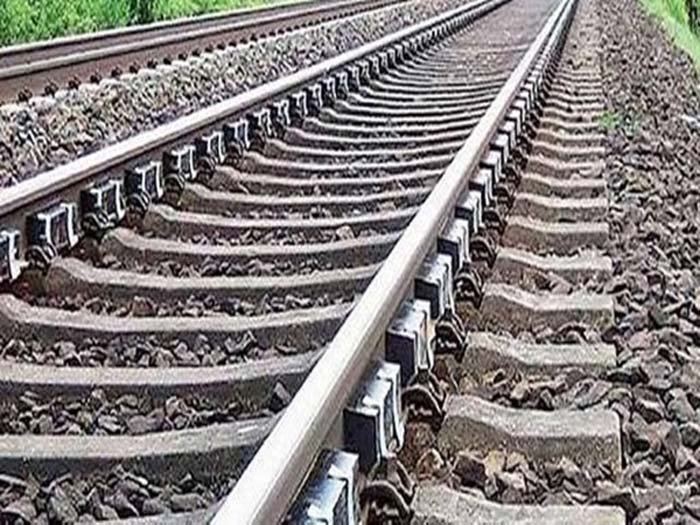 train-10.jpg