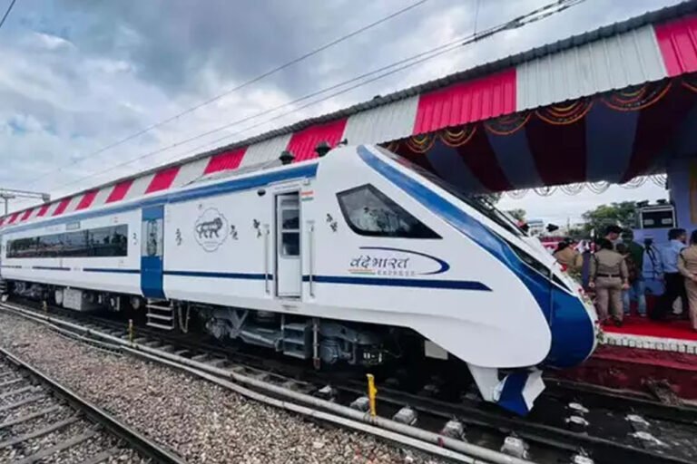 vande_bharat_express_19A_57_3-1.jpg