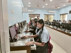 20250416163956_हेल्थ केयर एवं आई.टी. ट्रेड में 10 दिवसीय इंटर्नशिप कार्यक्रम संपन्न (1)