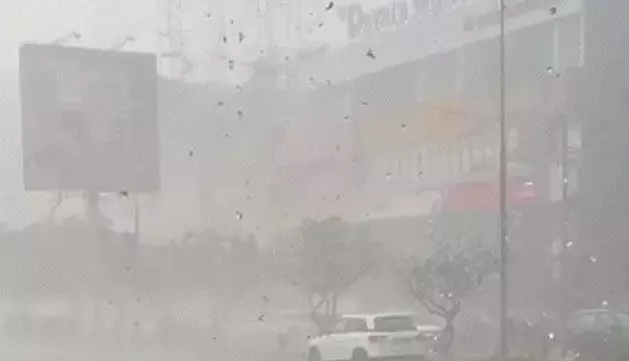 4640177-rain
