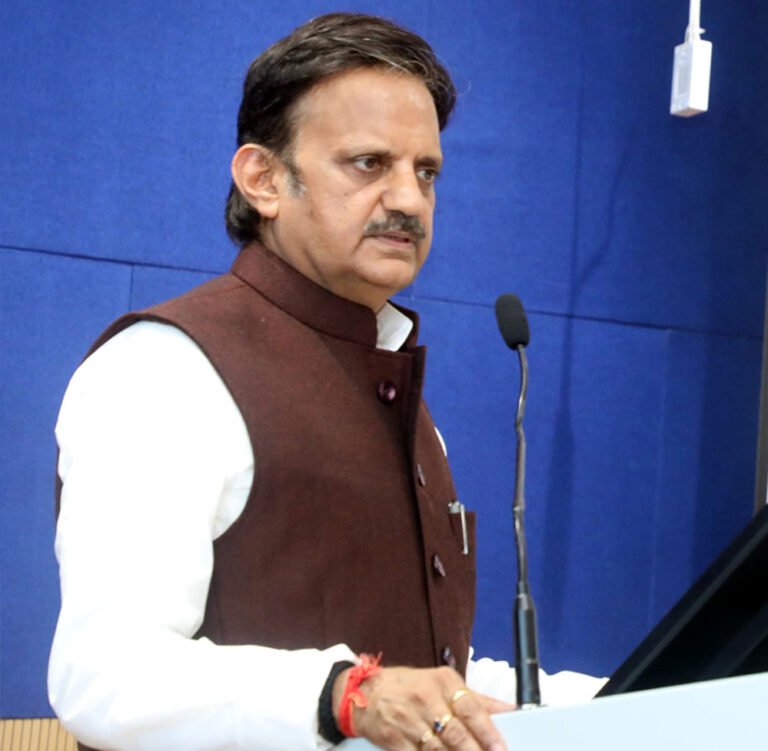 rajender_shukla_d18_10_1.jpg