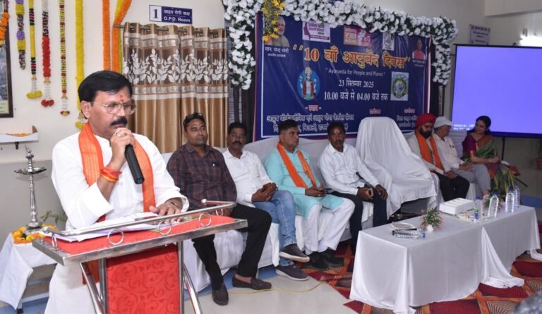 राजनांदगांव : तीन प्रधान पाठक एवं एक सहायक शिक्षक निलंबित