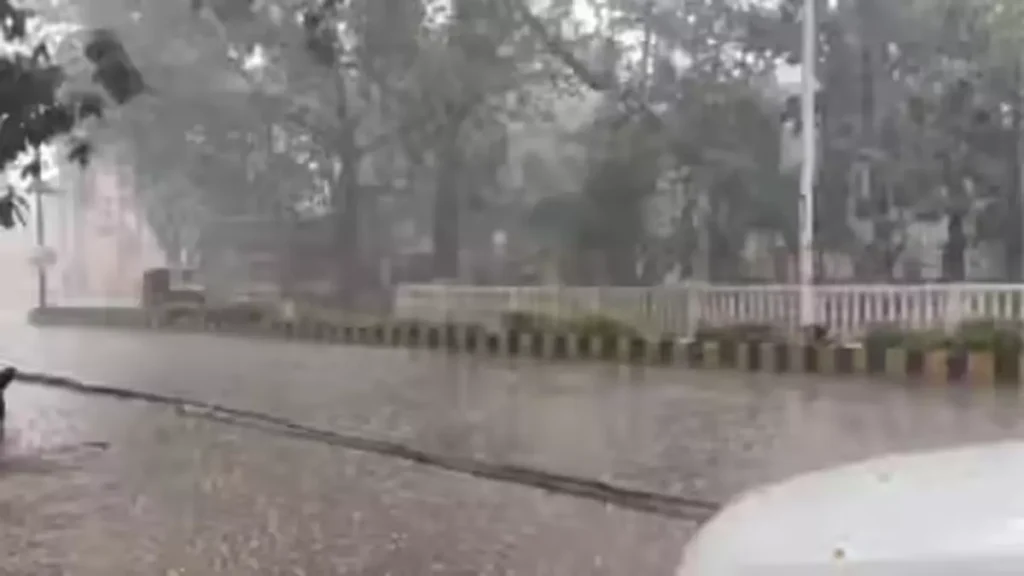 4836821-rain