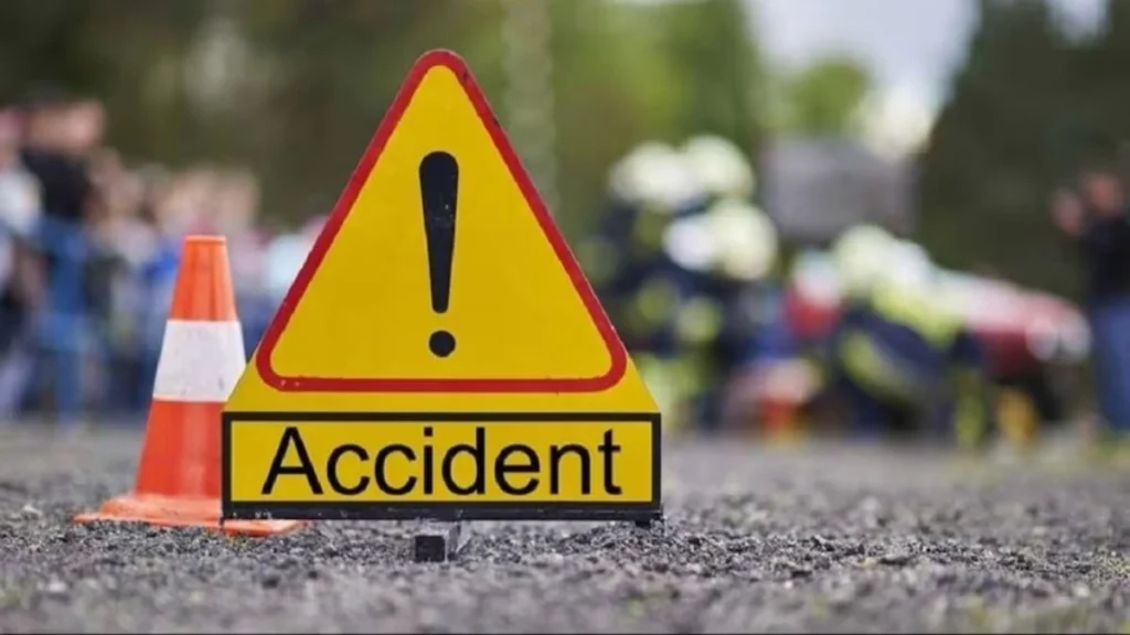 67bbf6c0df523-patna-tempo-truck-accident-243402805-16x9