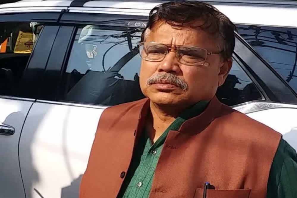 Pradyuman_Singh_Tomar_194_3.jpg