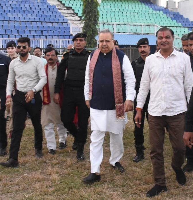 राजनांदगांव : विधानसभा अध्यक्ष डॉ. रमन सिंह ने मंहत राजा सर्वेश्वरदास स्मृति अखिल भारतीय हॉकी प्रतियोगिता के आयोजन की तैयारियों को लेकर दिग्विजय स्टेडियम का किया अवलोकन