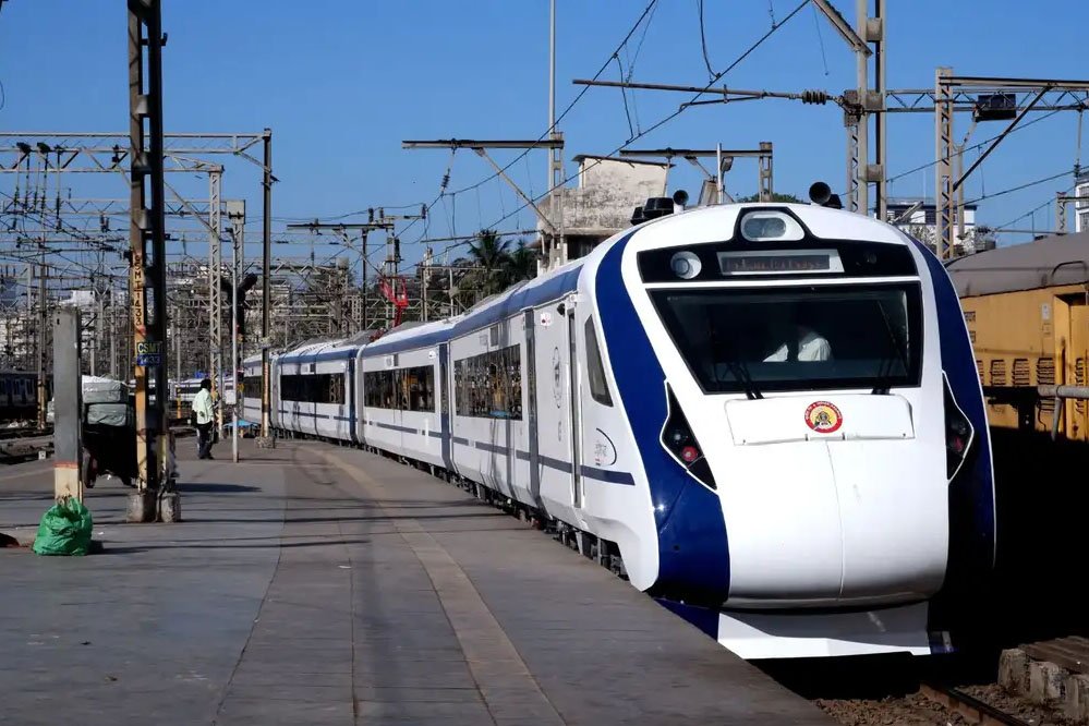 vande_bharat_express_19A_57_4-3.jpg