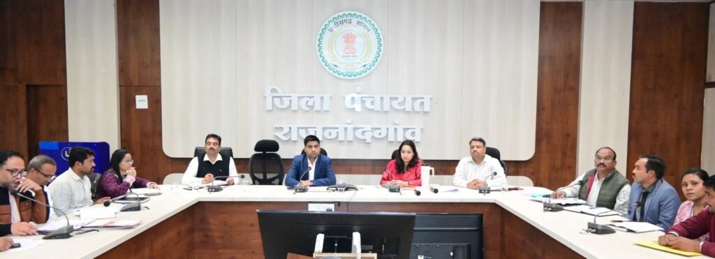 राजनांदगांव : प्रधानमंत्री सूर्यघर मुफ्त बिजली योजना के अंतर्गत सोलर पैनल लगाने के को में लाएं तेजी - कलेक्टर