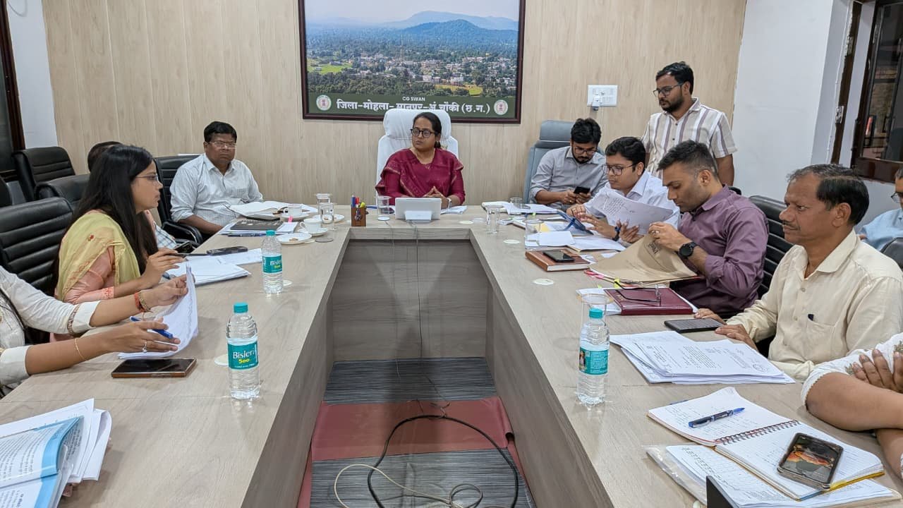 मोहला : राजस्व प्रकरणों का पारदर्शिता के साथ करें त्वरित कार्रवाई–कलेक्टर प्रजापति