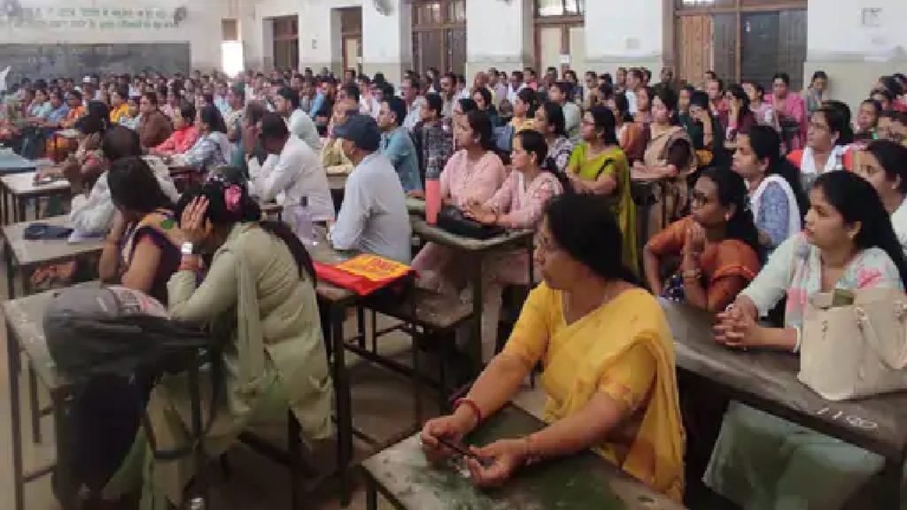 राजनांदगांव : बोर्ड ने वापस मंगवाई हिन्दी विषय की उत्तर पुस्तिकाएं…